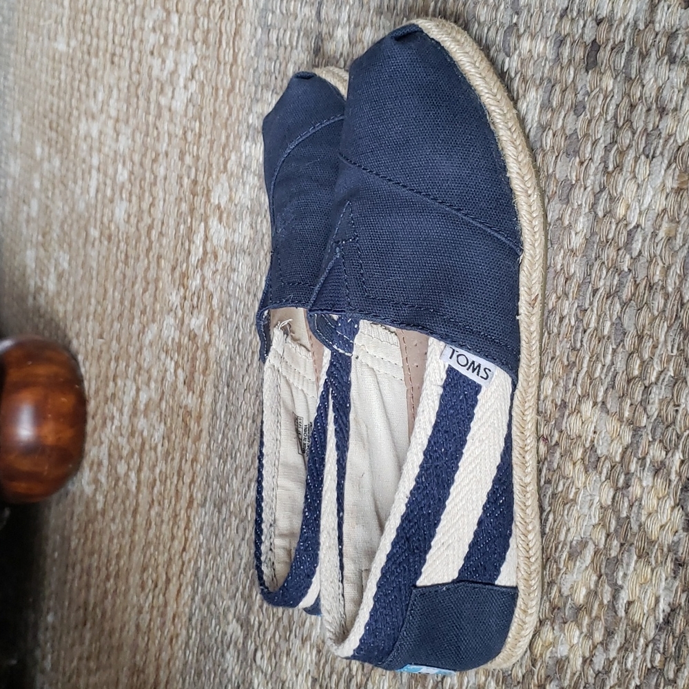 Toms shoes